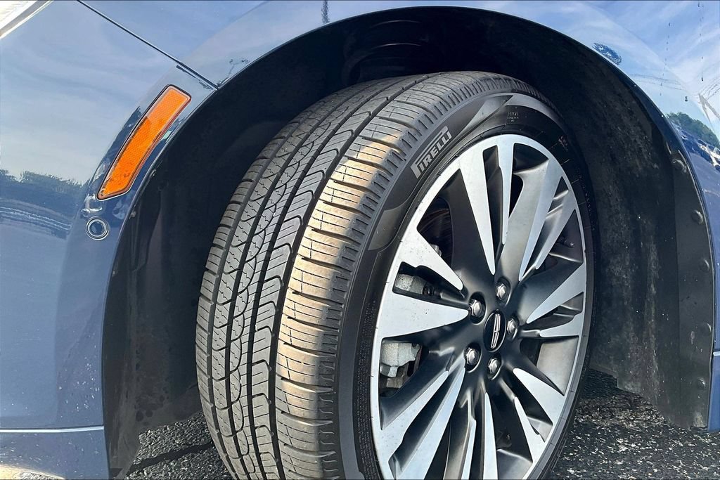 Used 2018 Lincoln MKZ Reserve FWD image 37