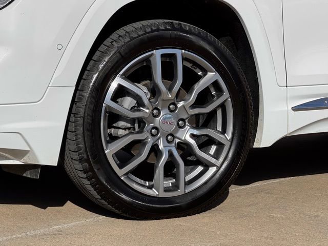 Used 2023 GMC Terrain Denali w/ Denali Premium Package image 15