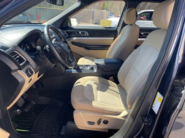 Used 2017 Ford Explorer XLT image 40