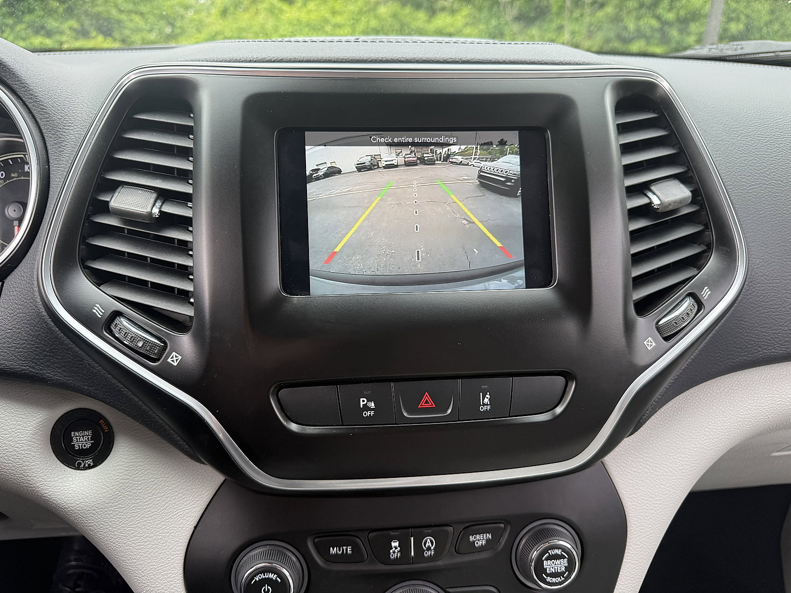 Used 2021 Jeep Cherokee Latitude Lux AWD/4WD image 19