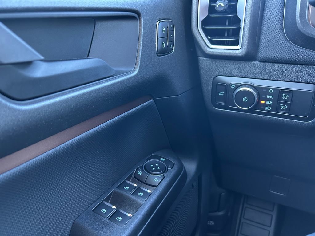 Used 2025 Ford Bronco Sport Outer Banks w/ Outer Banks Tech Package+ AWD/4WD image 47