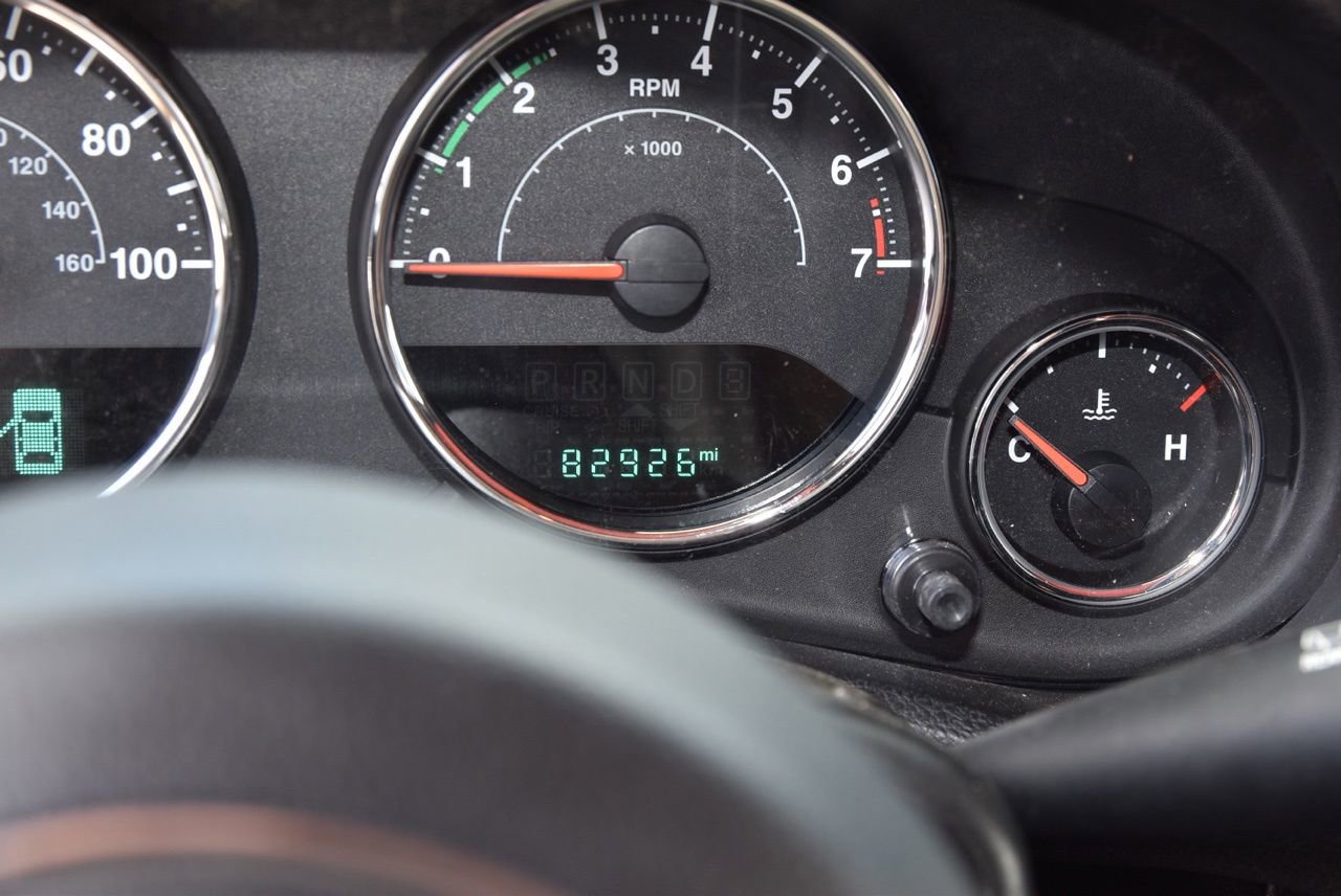 Used 2015 Jeep Wrangler Unlimited Sahara AWD/4WD image 8