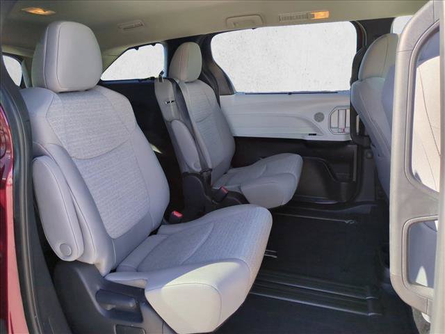 Certified 2026 Toyota Sienna LE AWD/4WD image 19
