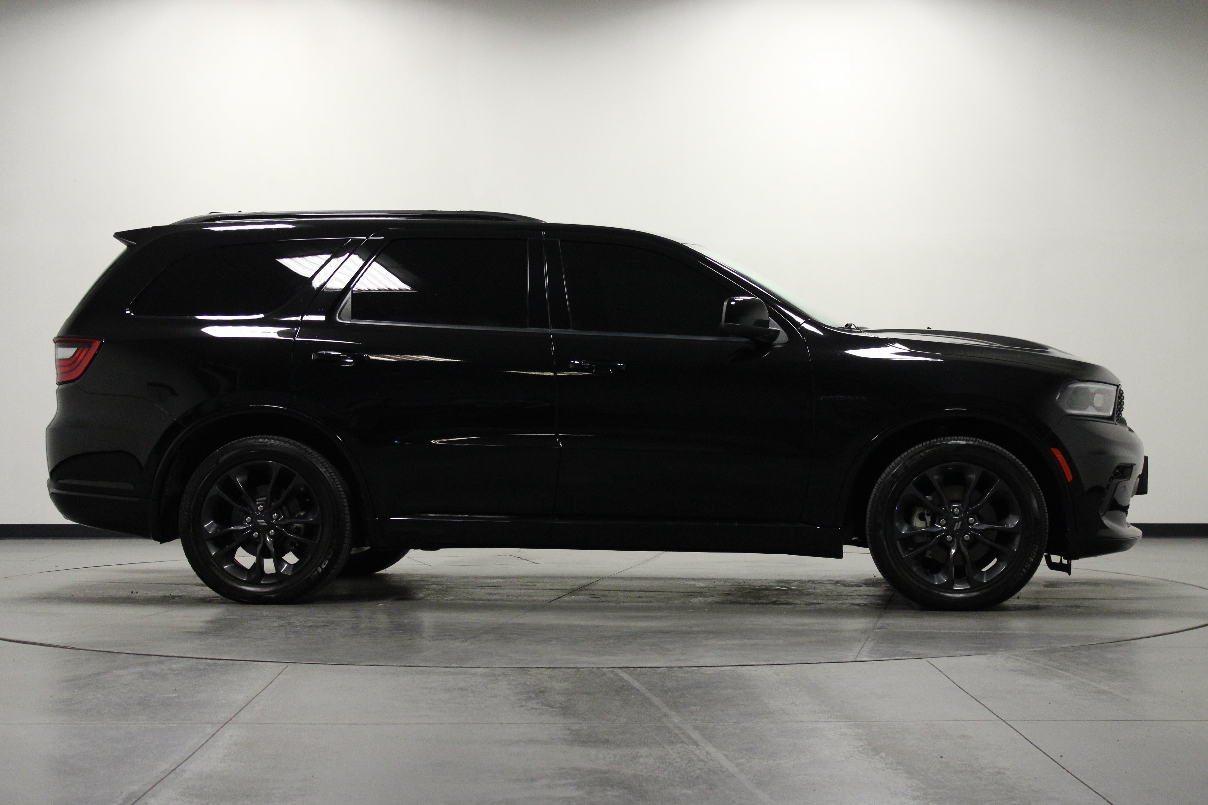 Used 2023 Dodge Durango R/T w/ Blacktop Package AWD/4WD image 3