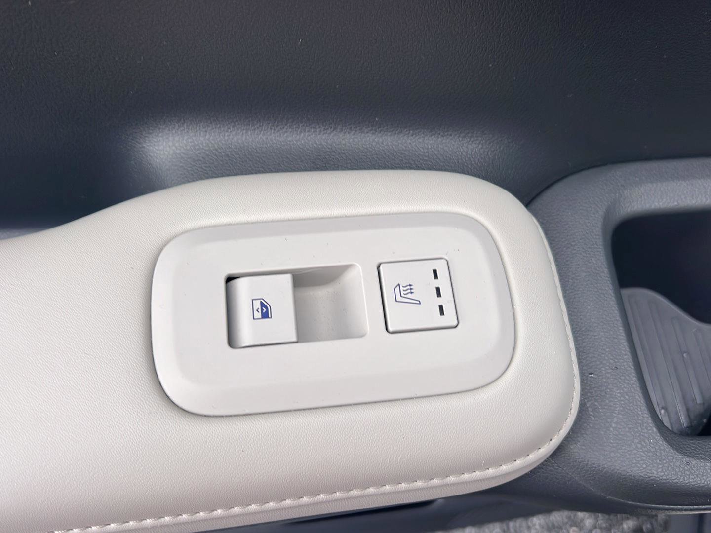 Used 2024 Hyundai Santa Fe Calligraphy image 19