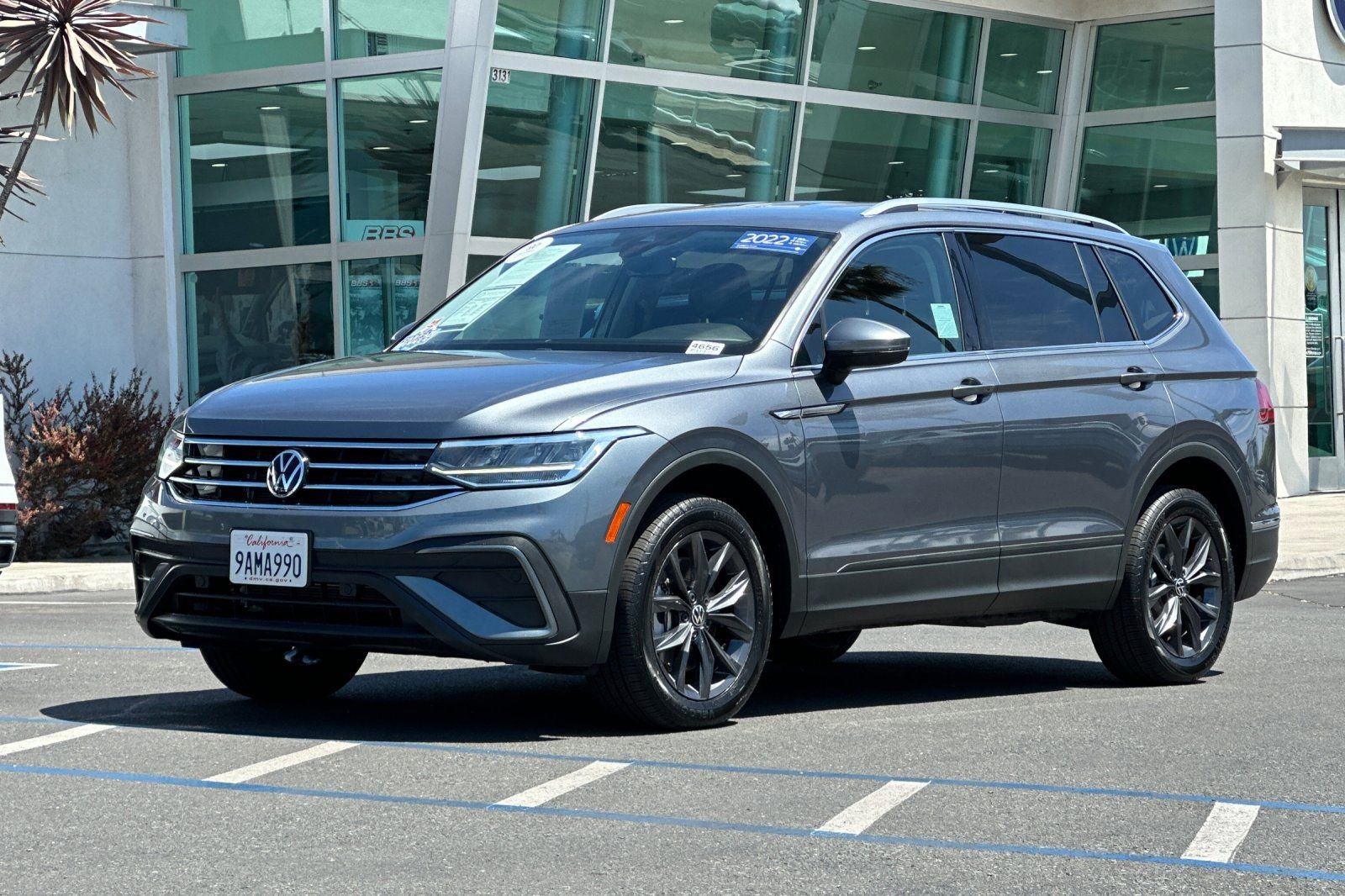 Used 2022 Volkswagen Tiguan SE FWD image 9