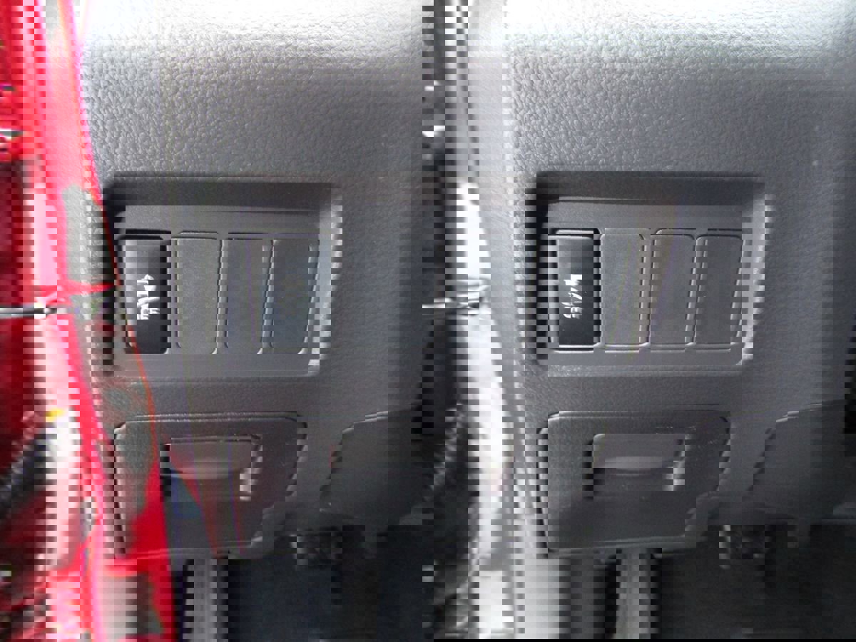 Used 2009 Pontiac Vibe w/ Sun And Sound Package image 9