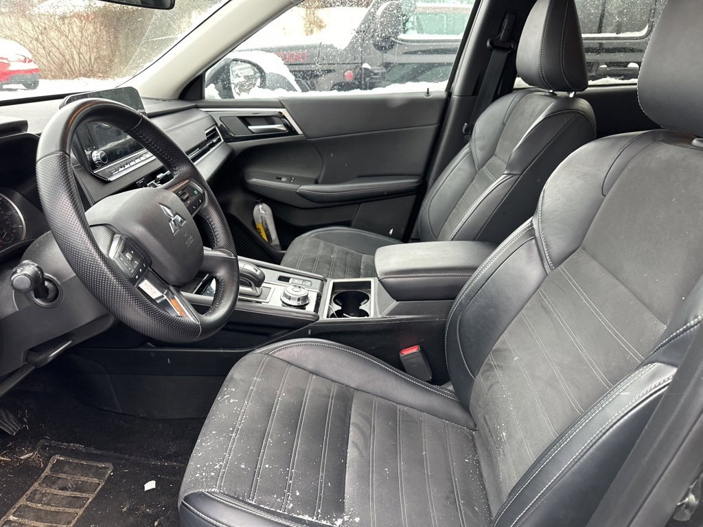 Used 2024 Mitsubishi Outlander SE image 10