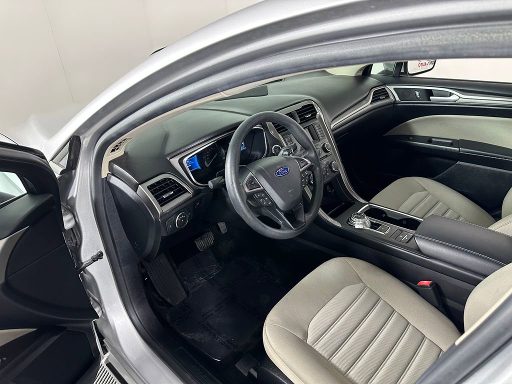 Used 2018 Ford Fusion S FWD image 16