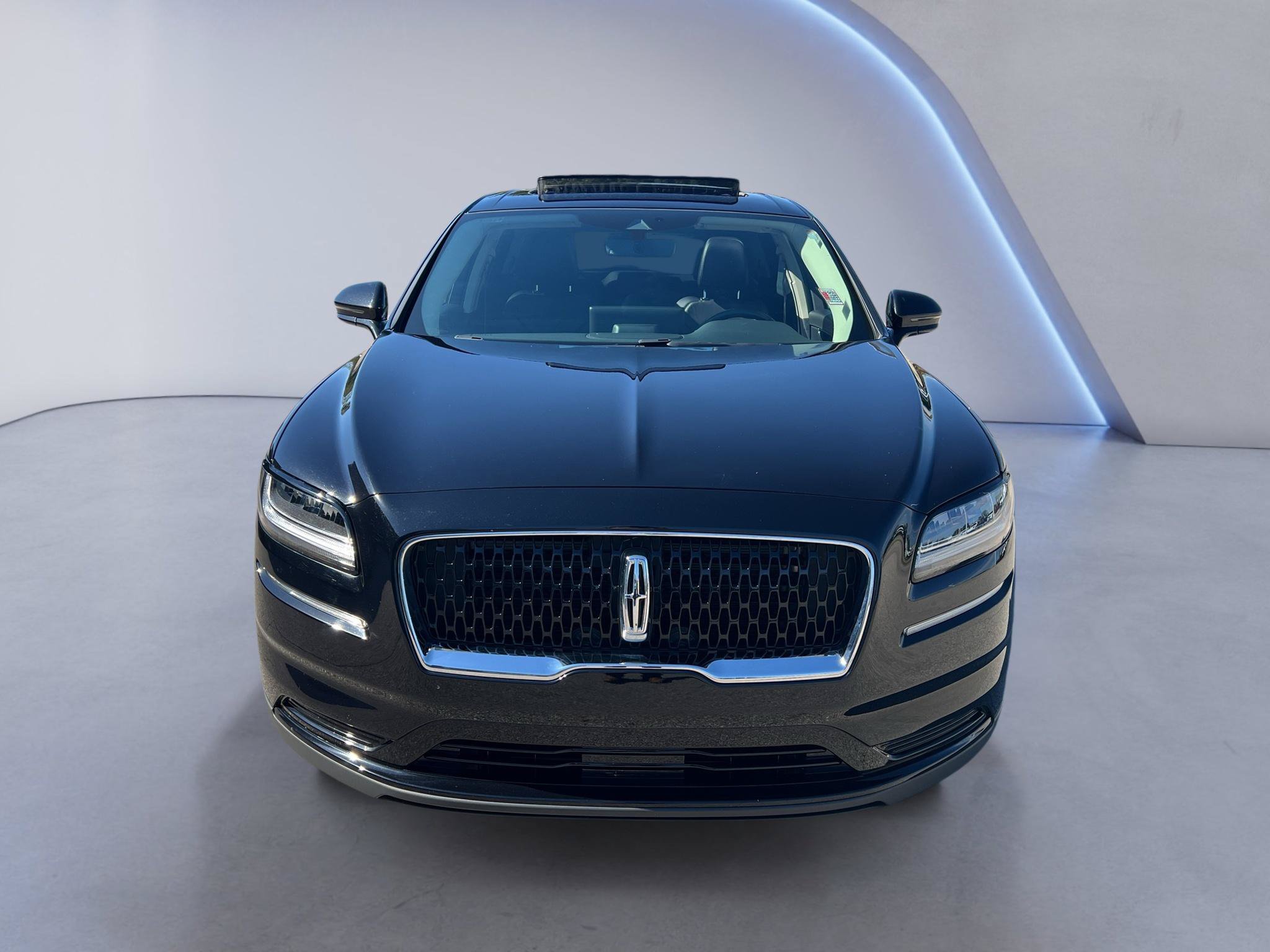 Used 2023 Lincoln Nautilus Reserve w/ Monochromatic Package AWD/4WD image 2