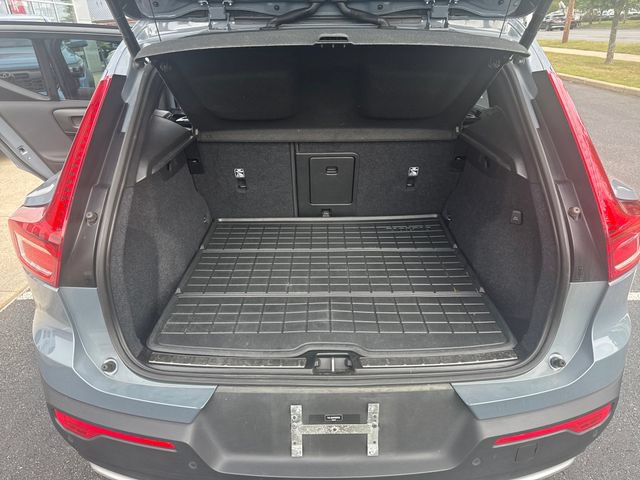 Used 2023 Volvo XC40 B5 Plus w/ Driver Assist Package AWD/4WD image 28