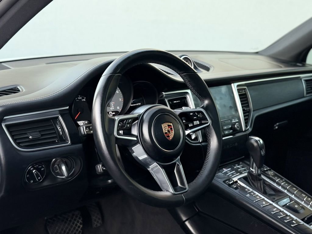 Used 2018 Porsche Macan GTS AWD/4WD image 19