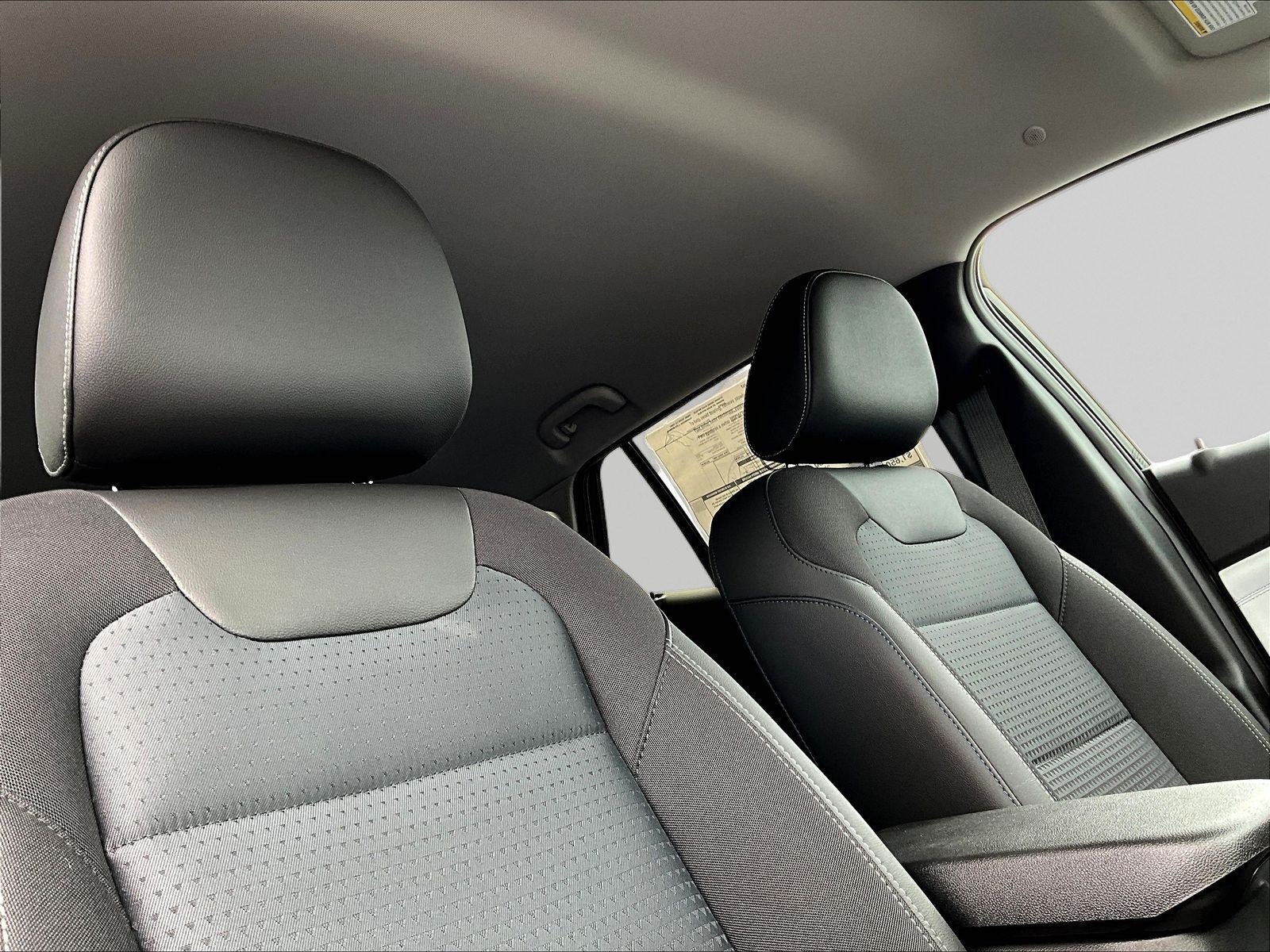 New 2026 Chevrolet Trax LT w/ LT Convenience Package FWD image 13