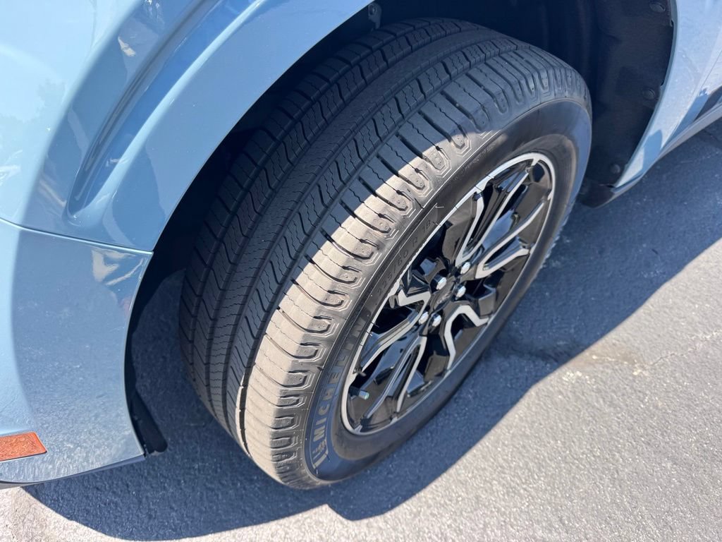 Used 2022 Ford Maverick Lariat w/ Lariat Luxury Package FWD image 15