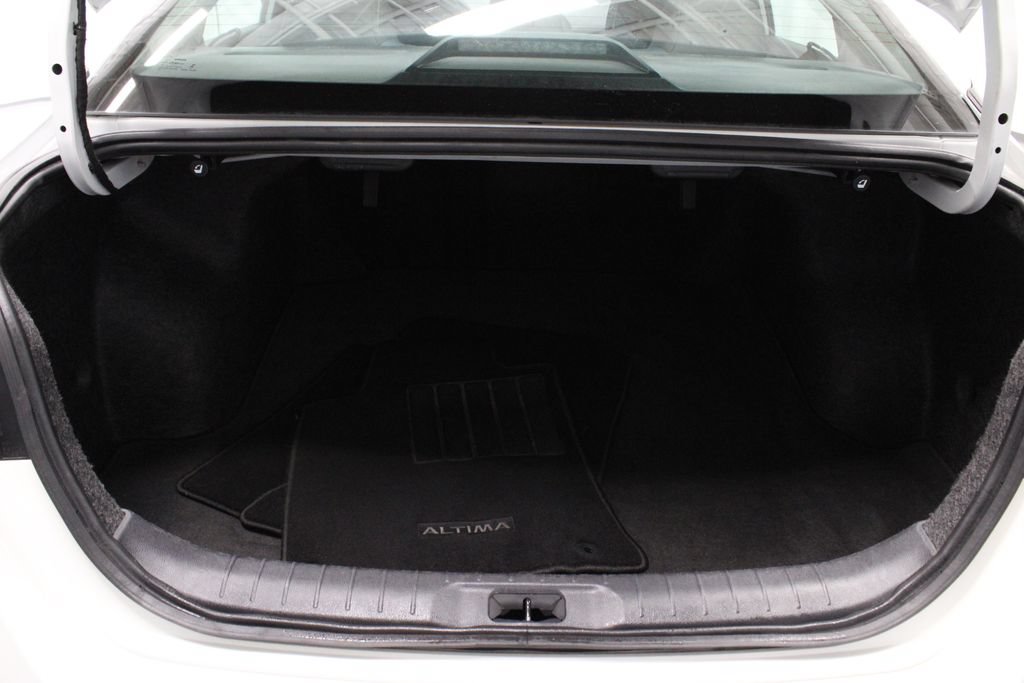 Certified 2024 Nissan Altima 2.5 SV FWD image 13