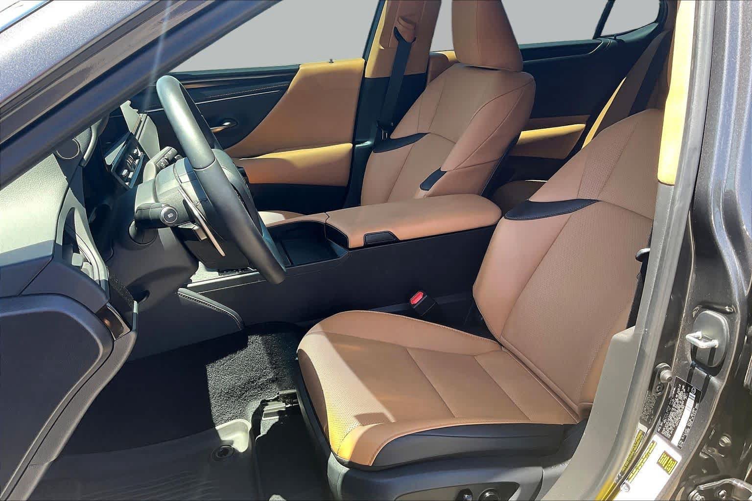 Used 2025 Lexus ES 350 w/ Accessory Package (P3) FWD image 8