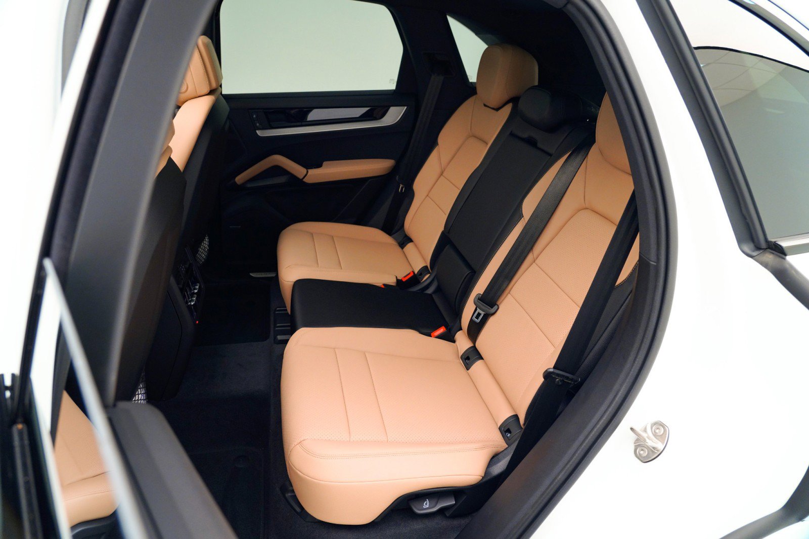 New 2026 Porsche Cayenne image 30