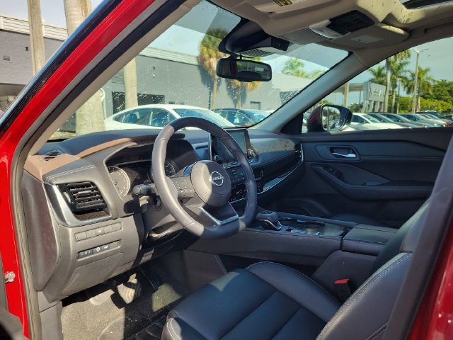Used 2023 Nissan Rogue SL FWD image 15