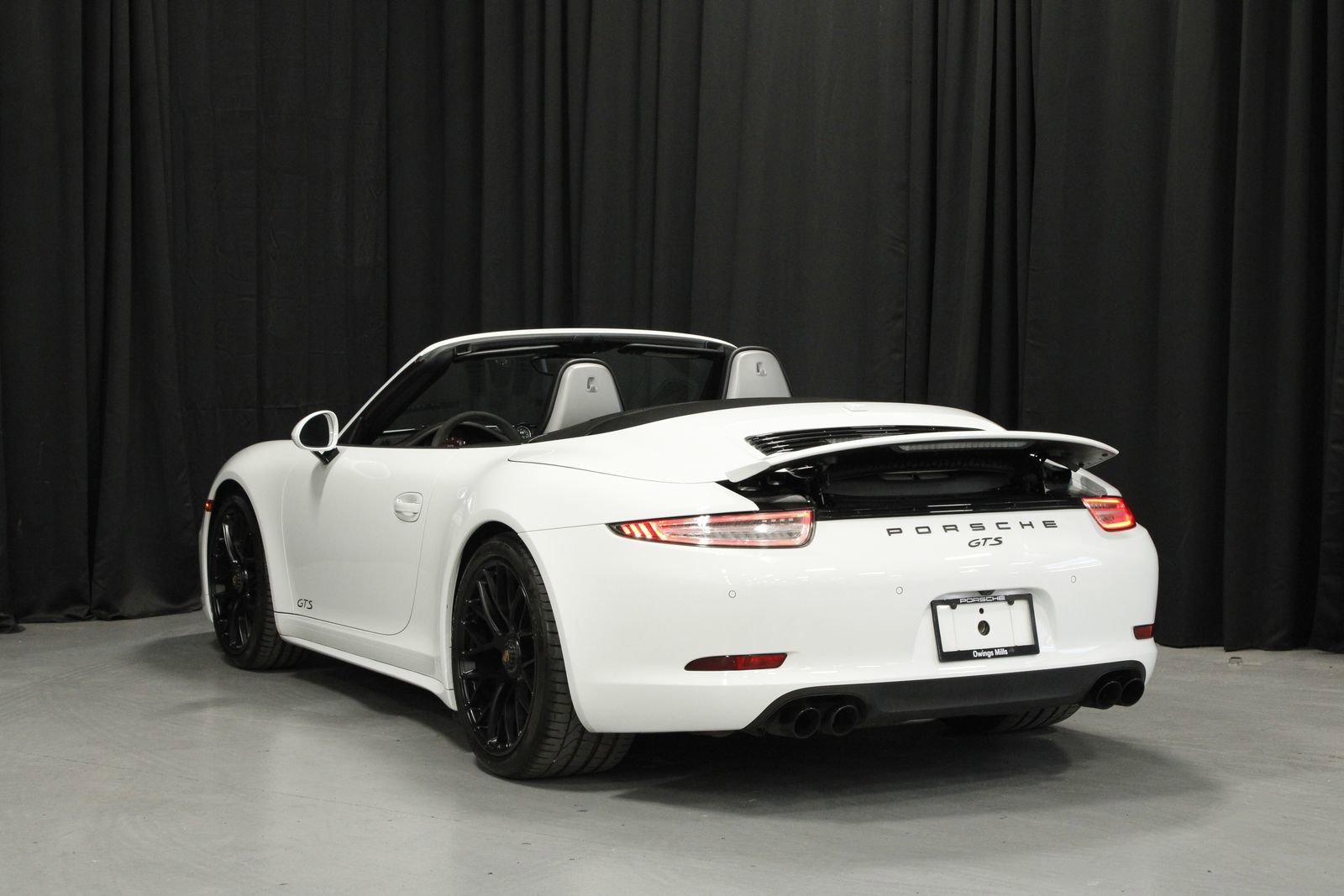 Certified 2016 Porsche 911 Carrera GTS RWD image 28
