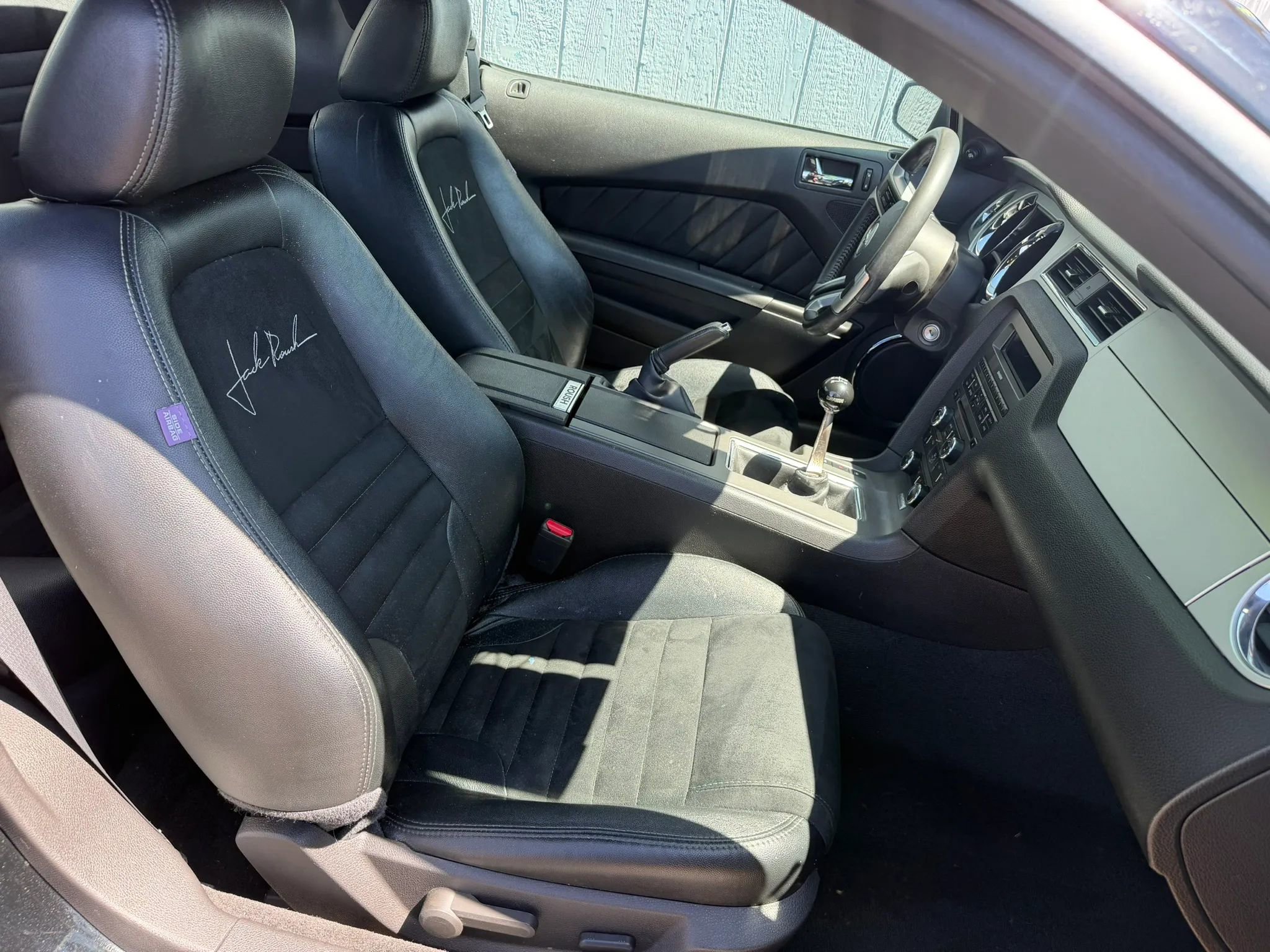 Used 2010 Ford Mustang GT RWD image 10