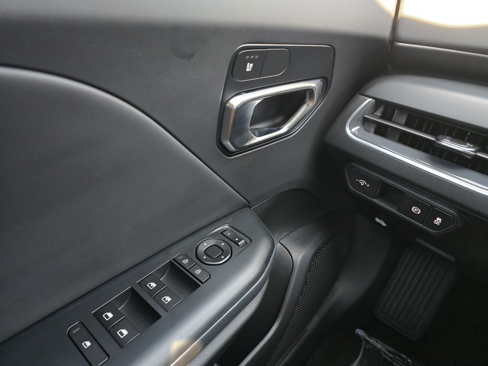 New 2026 Kia K4 EX FWD image 12