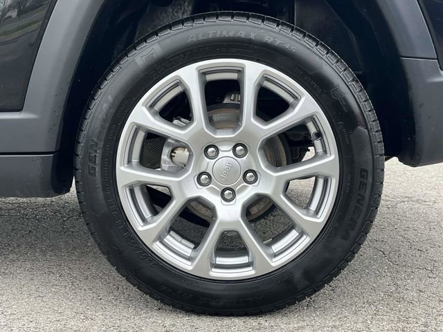 Used 2022 Jeep Compass Latitude w/ Sun and Sound Group image 11