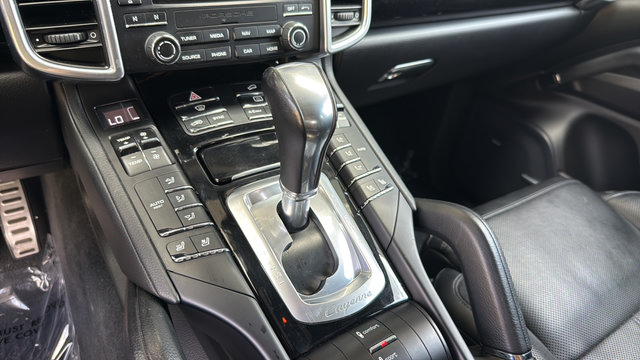 Used 2017 Porsche Cayenne S Platinum AWD/4WD image 20