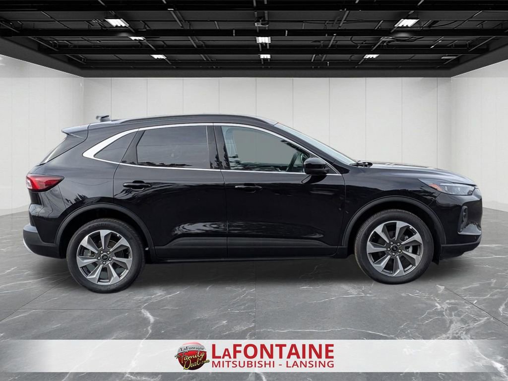 Used 2024 Ford Escape Platinum AWD/4WD image 6
