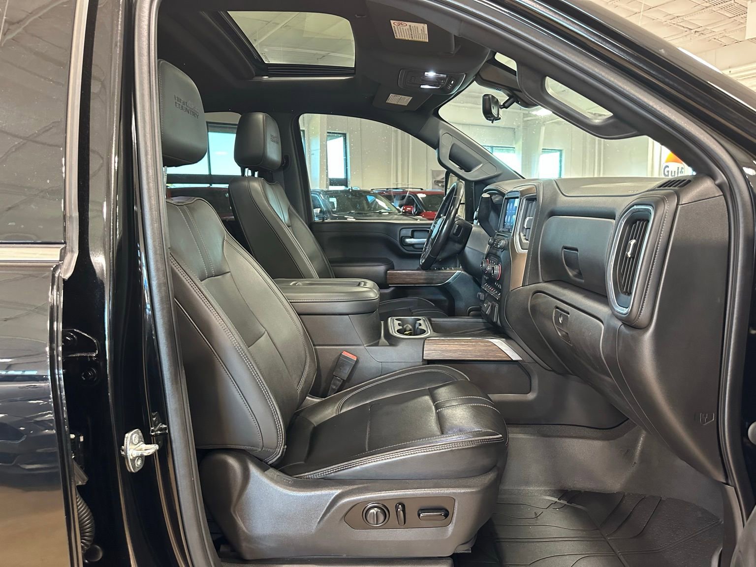 Used 2021 Chevrolet Silverado 3500 High Country image 43