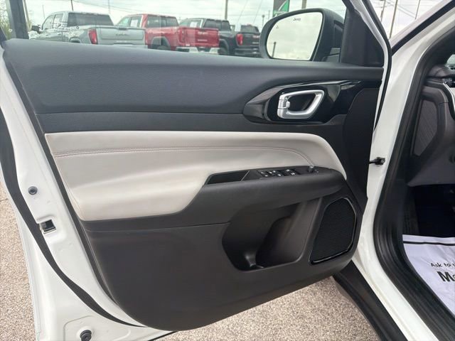 Used 2024 Jeep Compass Limited image 13