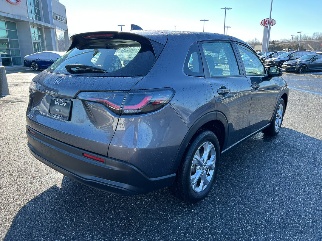 Used 2023 Honda HR-V LX image 6
