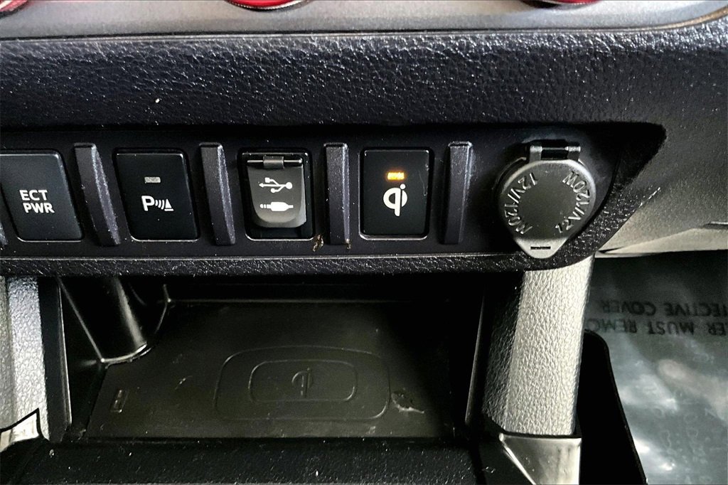 Used 2017 Toyota Tacoma TRD Sport image 17