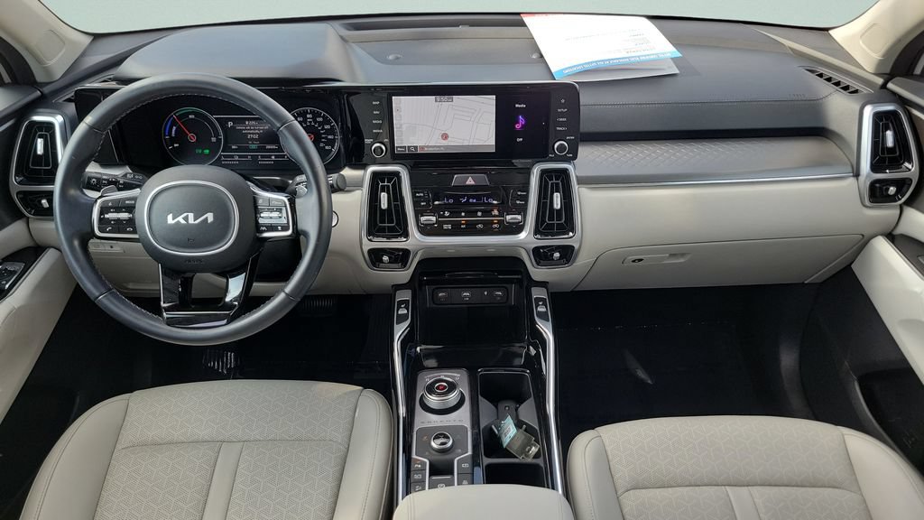 Used 2022 Kia Sorento SX w/ Panoramic Sunroof Package AWD/4WD image 11