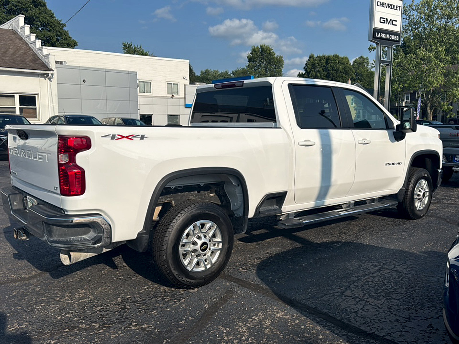 Used 2025 Chevrolet Silverado 2500 LT w/ Convenience Package AWD/4WD image 5