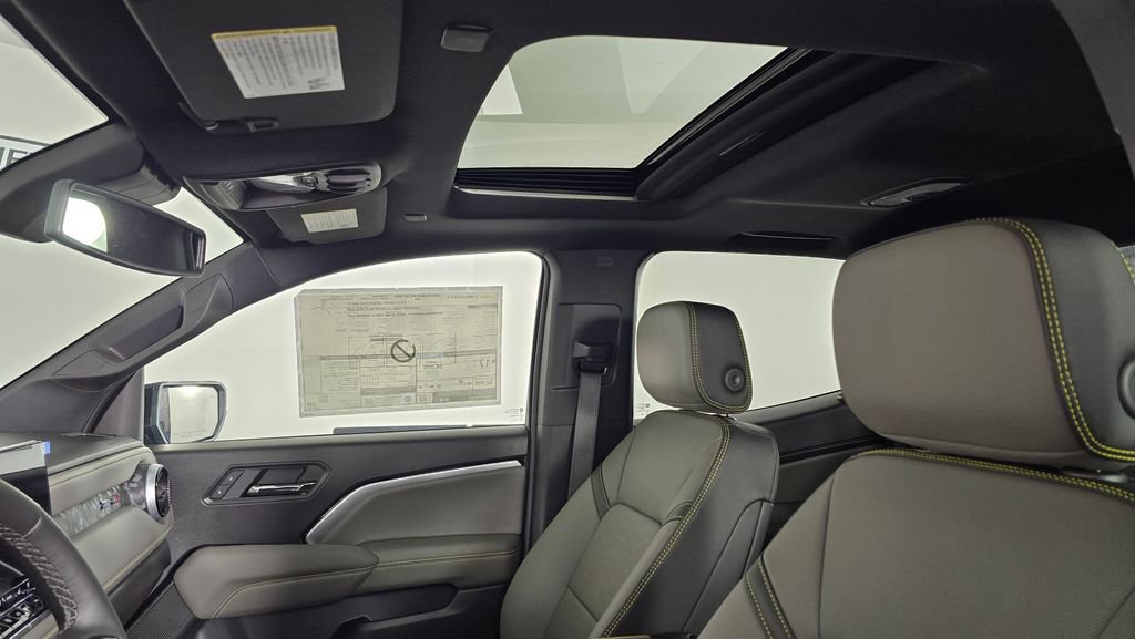 New 2026 Chevrolet Colorado ZR2 image 12