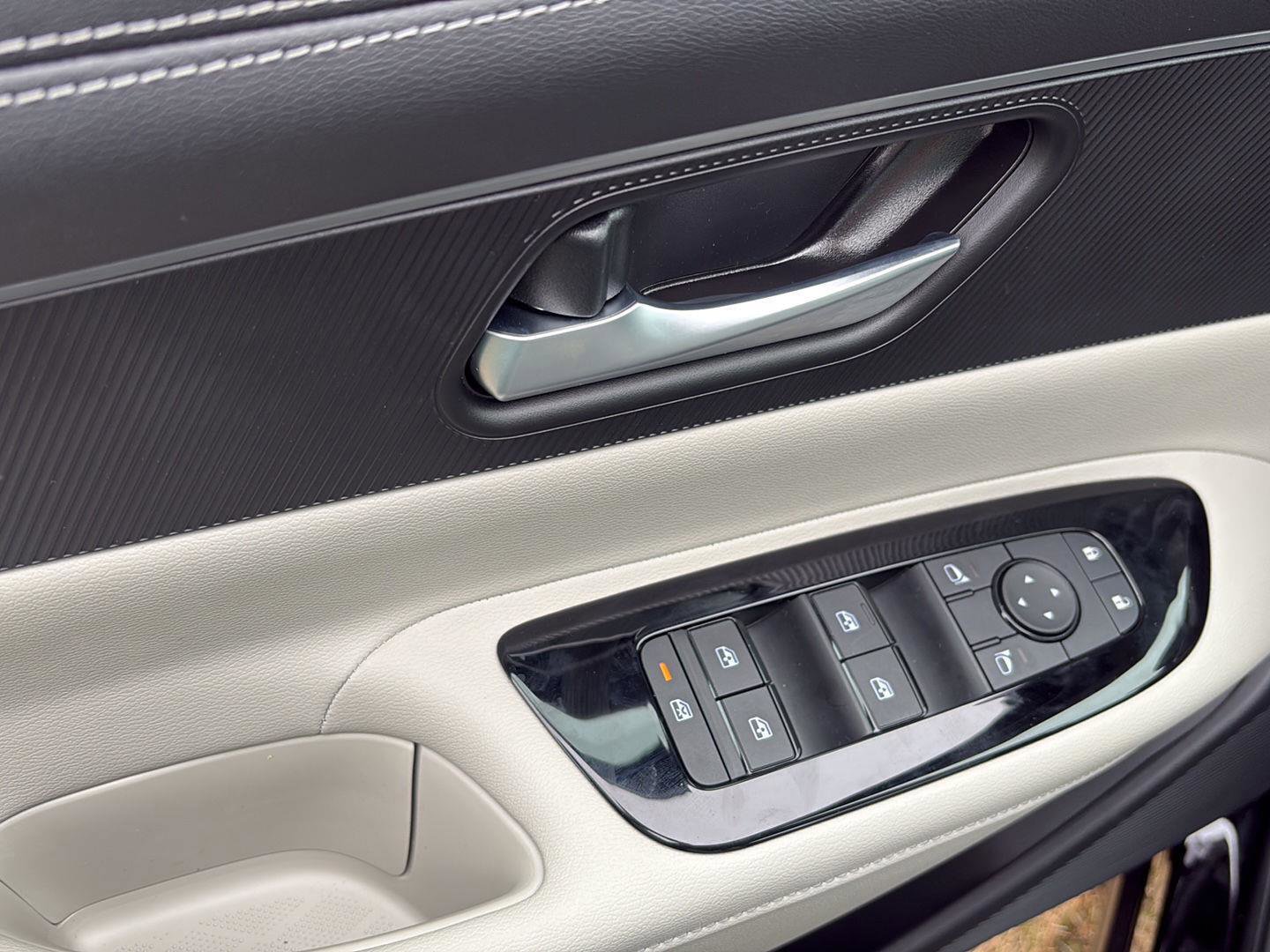 New 2026 Nissan Murano SV AWD/4WD image 13