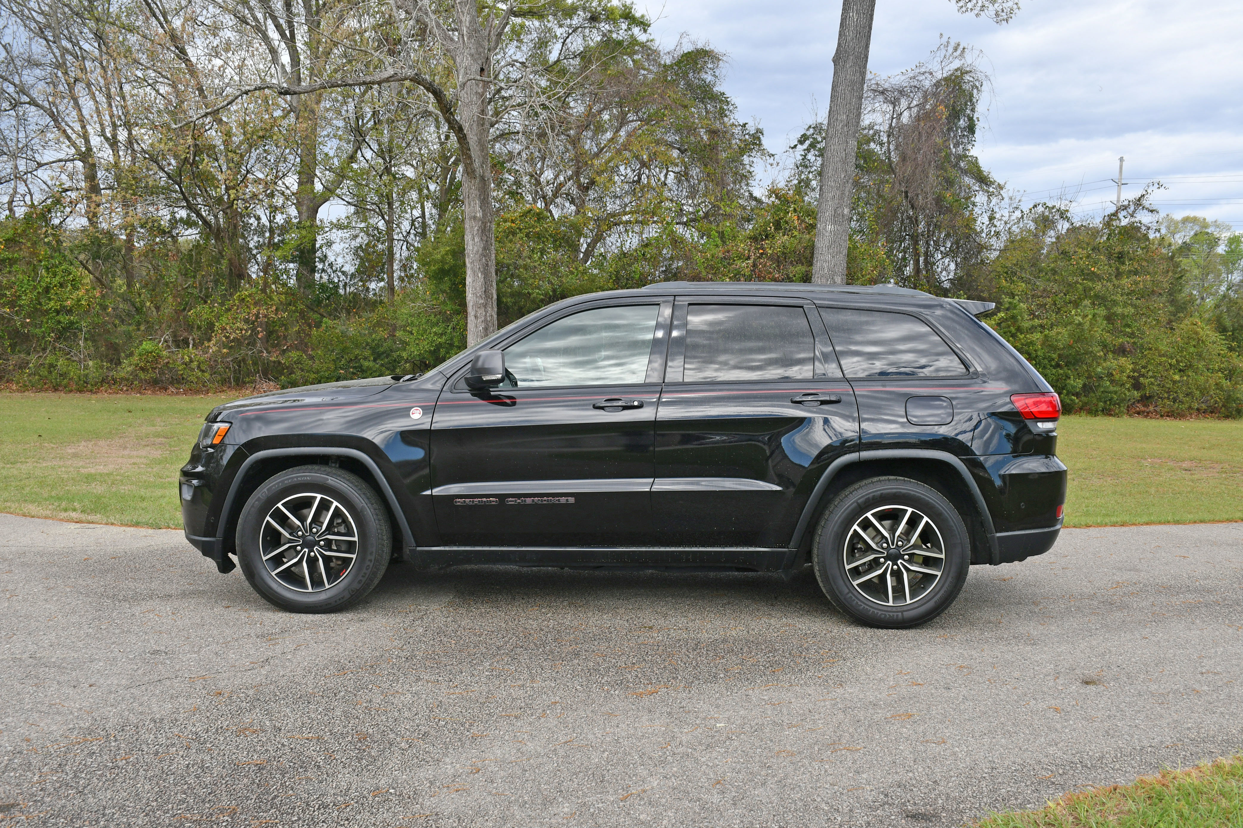 Used 2020 Jeep Grand Cherokee Trailhawk w/ Trailhawk Luxury Group image 2