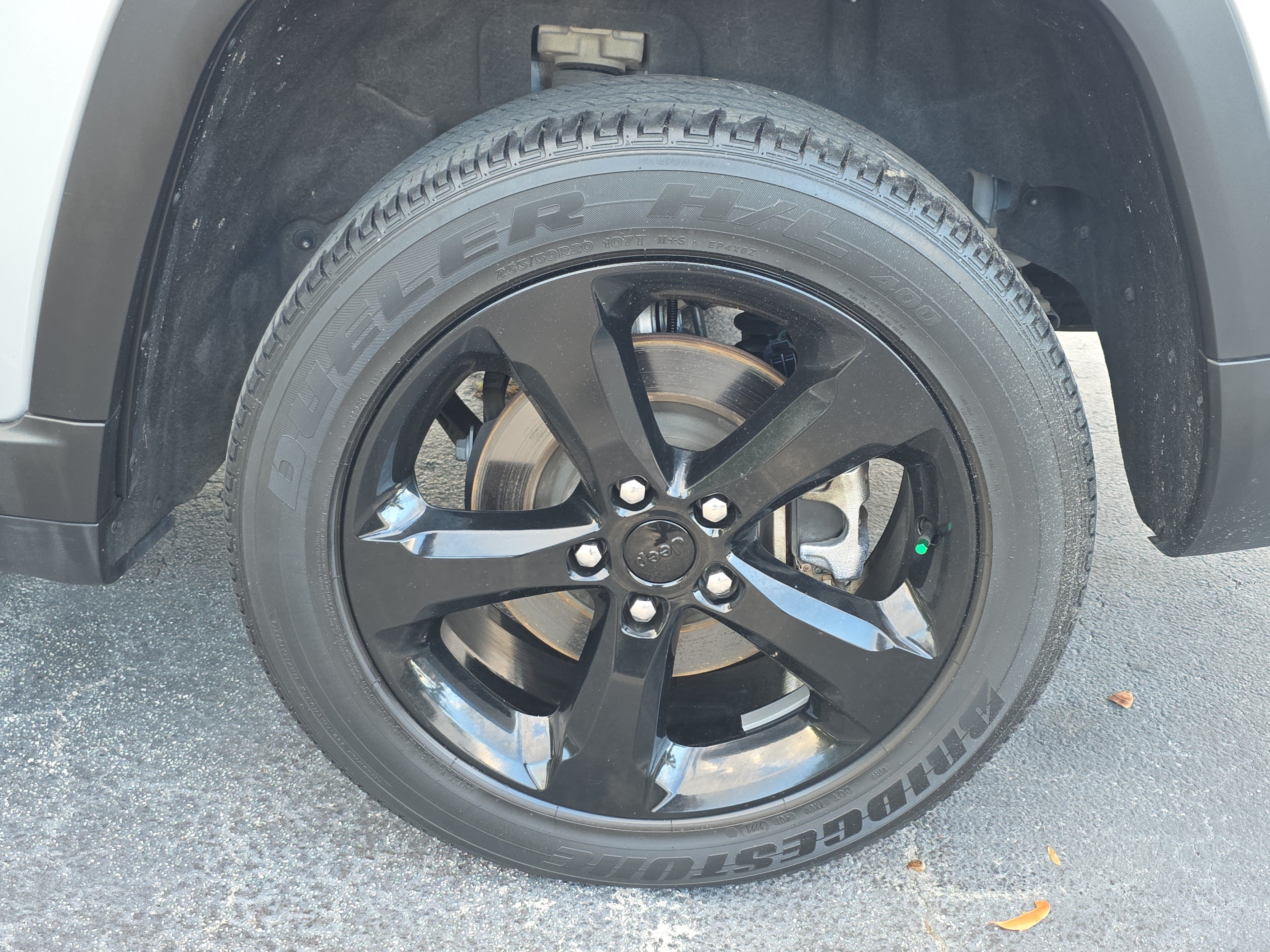 Used 2023 Jeep Grand Cherokee L Laredo RWD image 11
