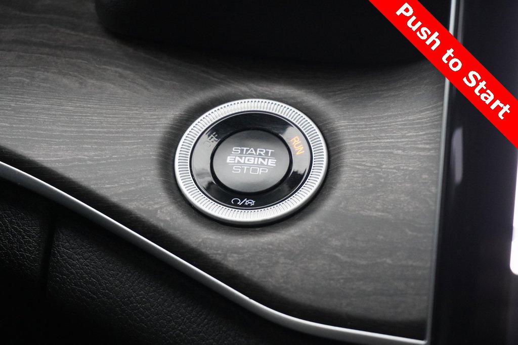 Used 2024 Jeep Grand Cherokee Limited w/ Black Appearance Package image 18