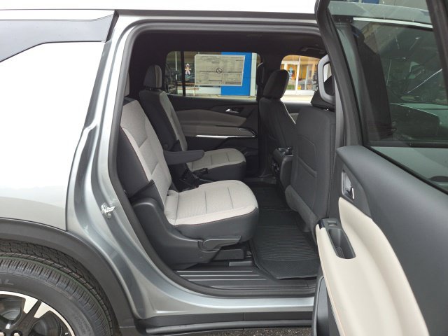 New 2027 Chevrolet Traverse LT w/ LPO, Floor Liner Package AWD/4WD image 42