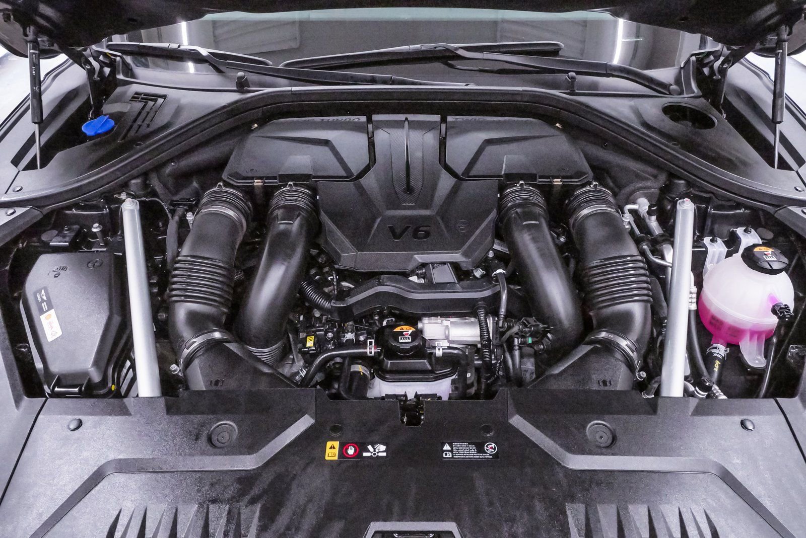 Certified 2025 Genesis GV70 3.5T Sport w/ Sport Advanced Package image 22