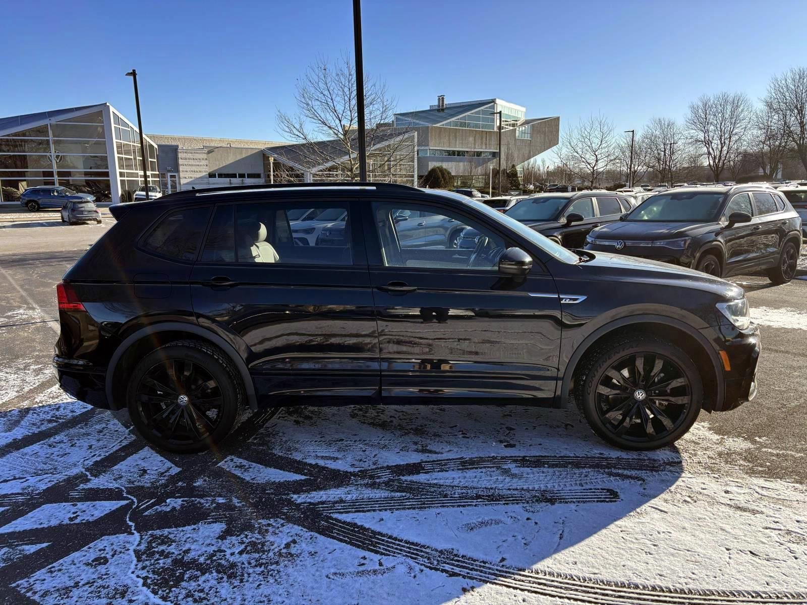Used 2021 Volkswagen Tiguan SE R-Line AWD/4WD image 8