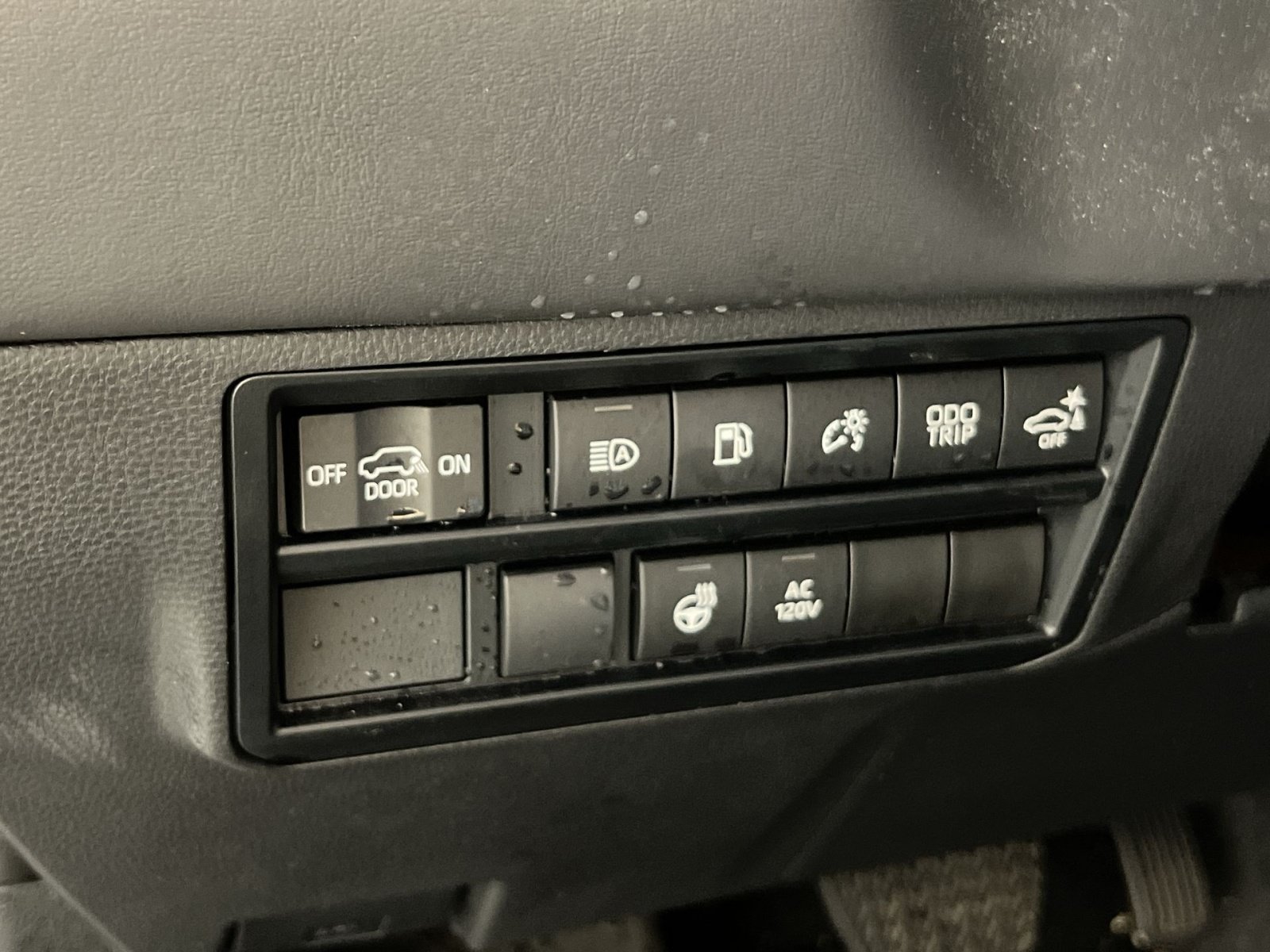 Used 2024 Toyota Sequoia Platinum AWD/4WD image 31