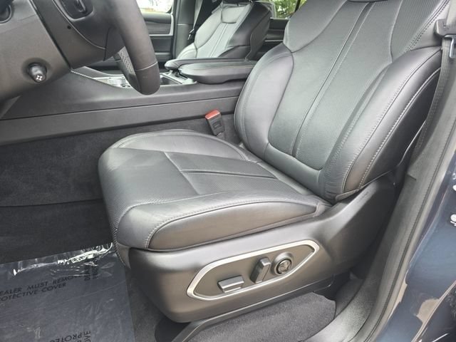 Used 2024 Jeep Wagoneer Series II w/ Convenience Group I AWD/4WD image 5