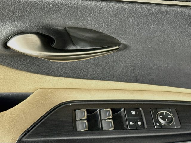 Used 2021 Lexus ES 350 w/ Accessory Package 2 FWD image 21