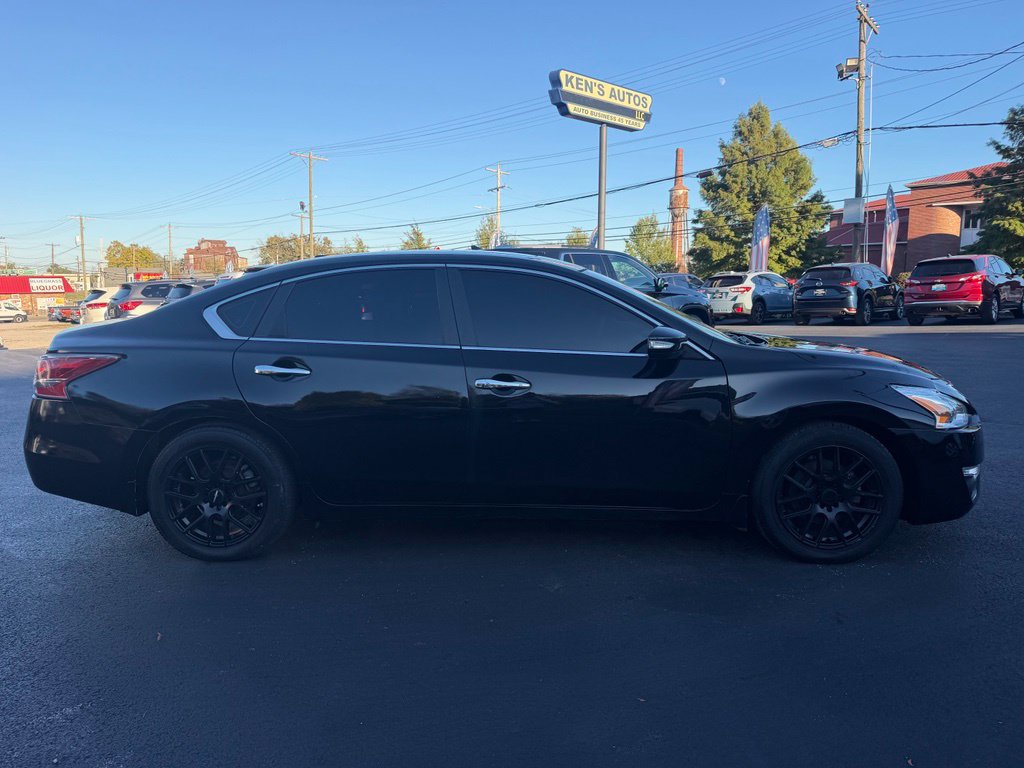 Used 2013 Nissan Altima 2.5 SV w/ 2.5SV Convenience Pkg FWD image 4
