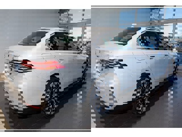 Used 2025 BMW 530i xDrive image 45