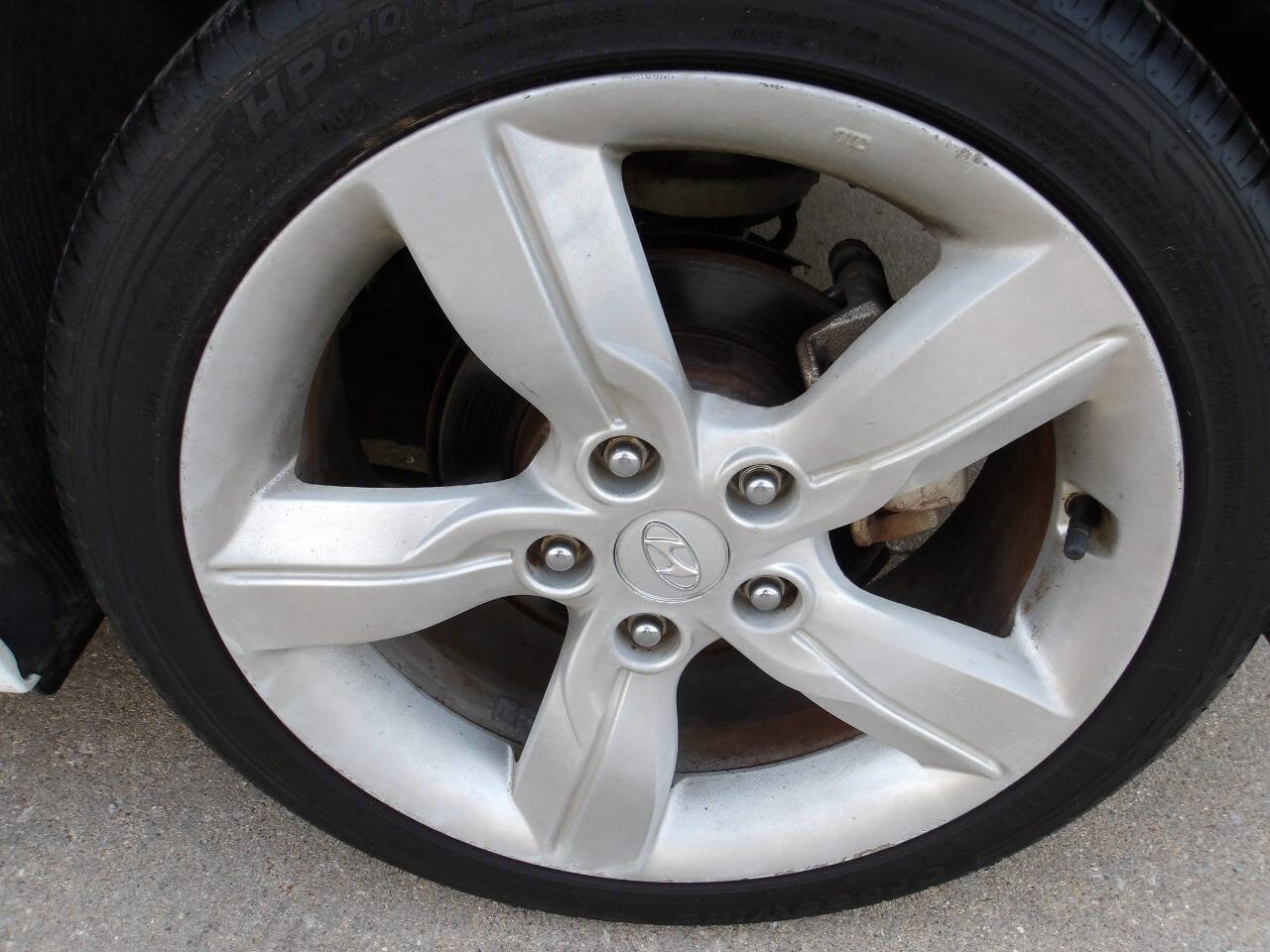Used 2013 Hyundai Veloster w/ Tech Pkg FWD image 50