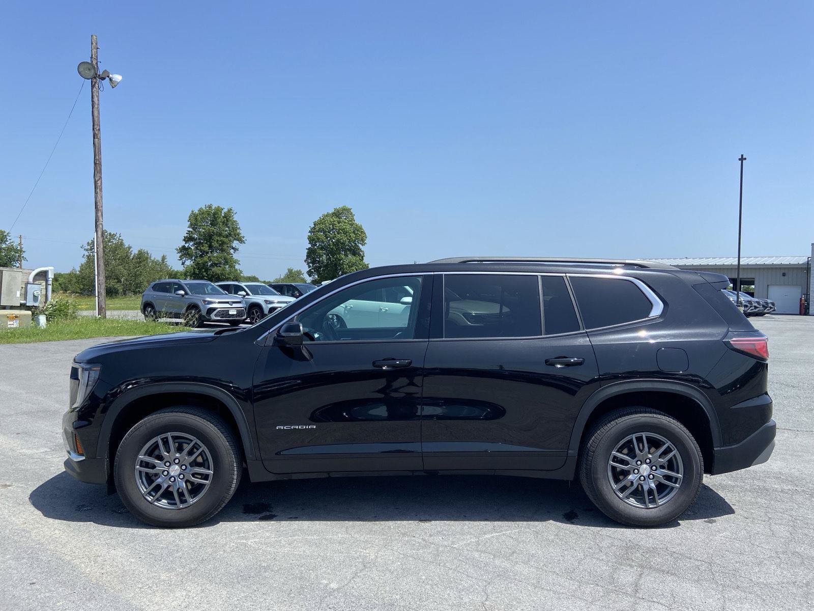Used 2025 GMC Acadia Elevation AWD/4WD image 7