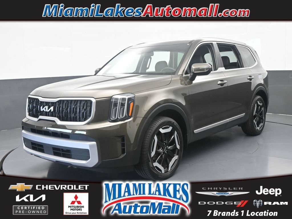 Used 2025 Kia Telluride EX w/ EX Captain's Chair Package